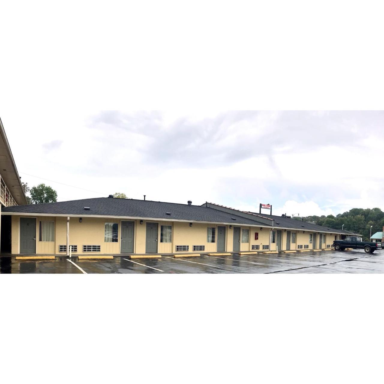 Mid-Town Inn Кларксвилл Экстерьер фото